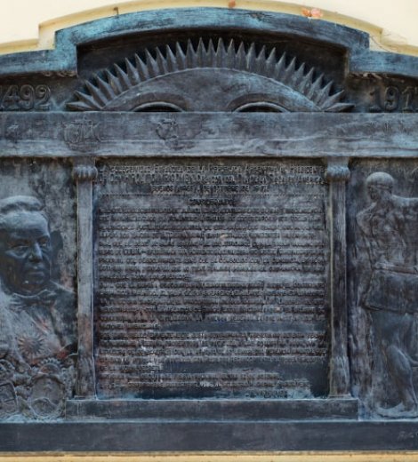 Placa homenaje a Hipólito Yrigoyen