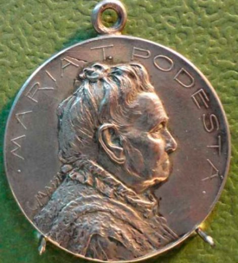 Jubileo de María T. Podestá